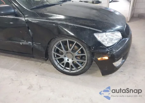 2001 Lexus Is 300 from USA, damaged, VIN JTHBD182310015651